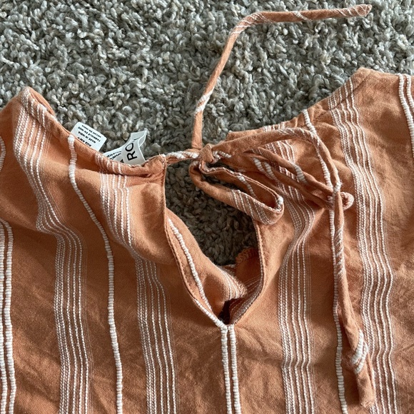 Roxy crop top! - Picture 2 of 3